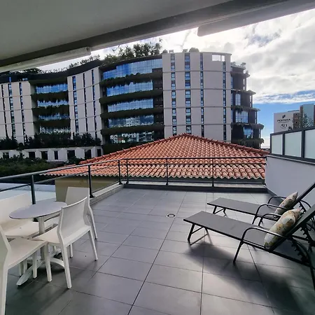 Apartment Sunscape - 2 Bdr, Avenida Infante, Front Of Savoy Palace *