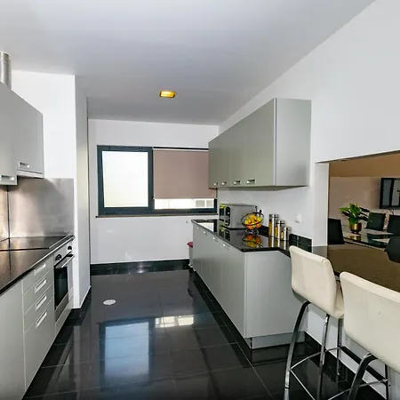 Sunscape - 2 Bdr, Avenida Infante, Front Of Savoy Palace Apartment Funchal (Madeira)