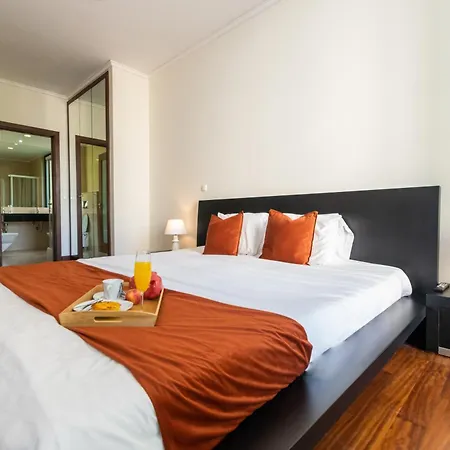 Sunscape - 2 Bdr, Avenida Infante, Front Of Savoy Palace * Funchal (Madeira)